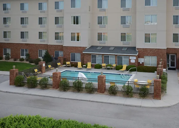Fairfield By Marriott Inn & Suites Roanoke Hollins I-81
