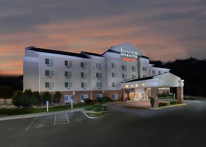 Fairfield By Marriott Inn & Suites Roanoke Hollins I-81